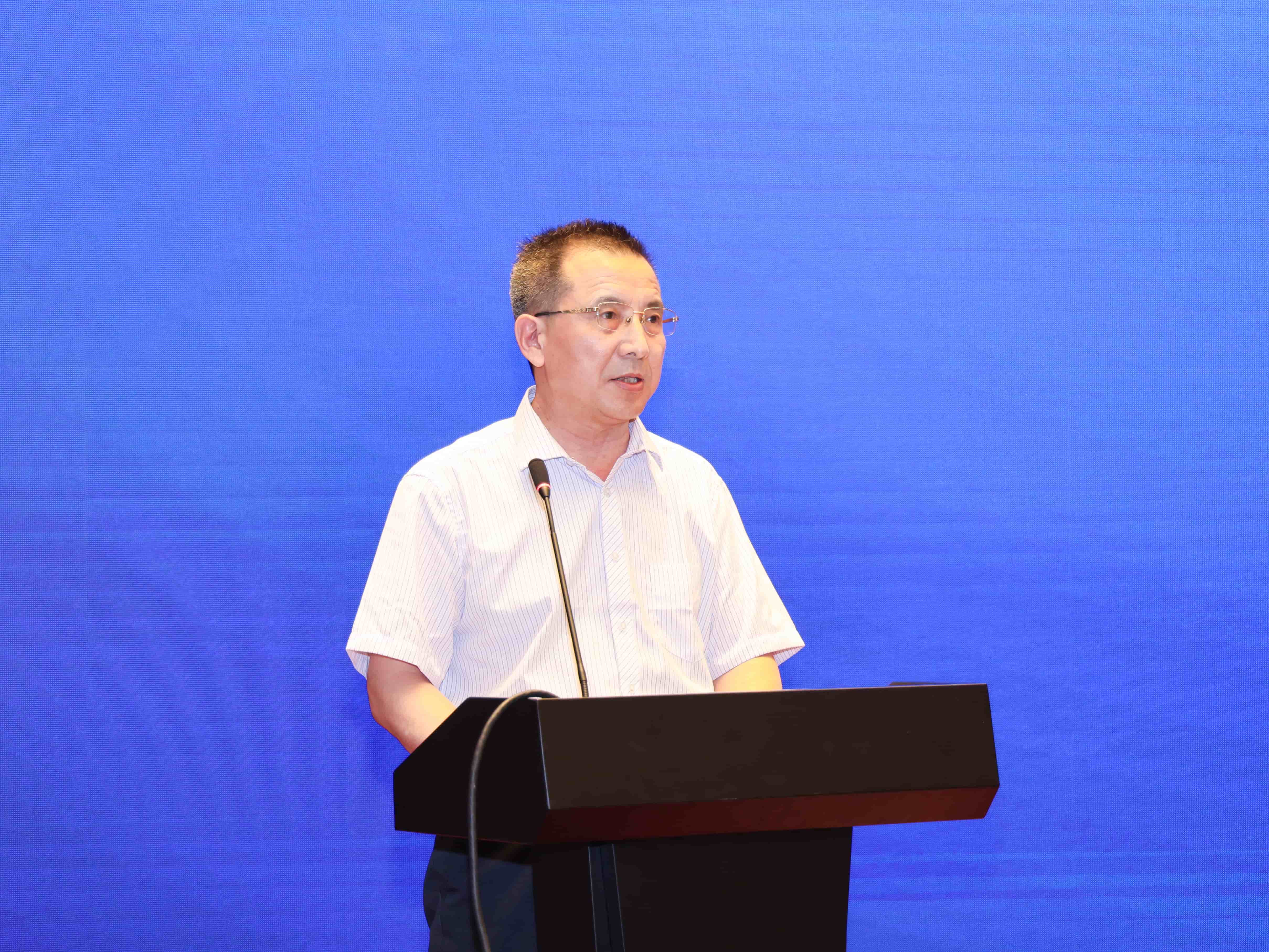 沈春华.jpg
