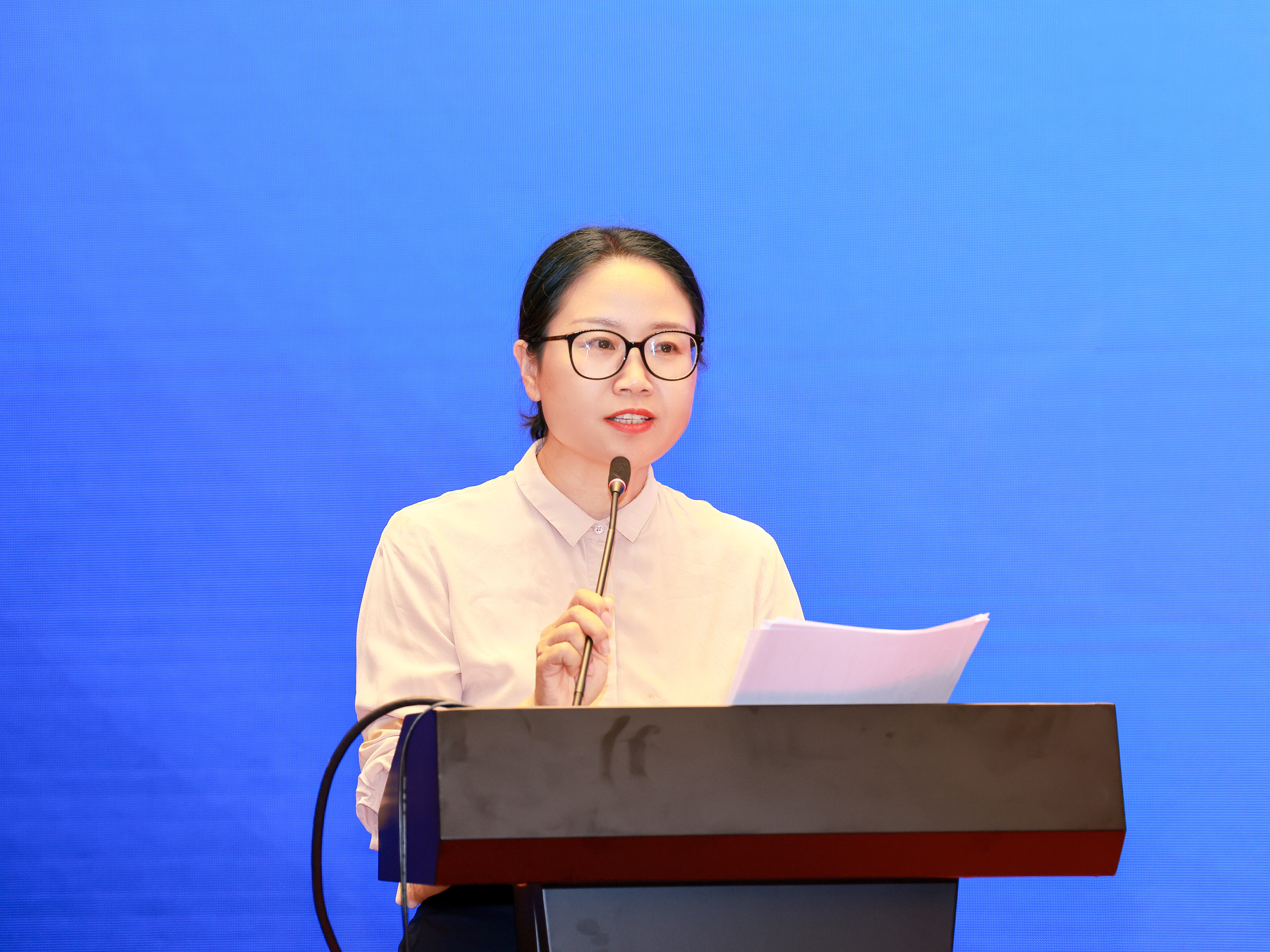 李英.jpg